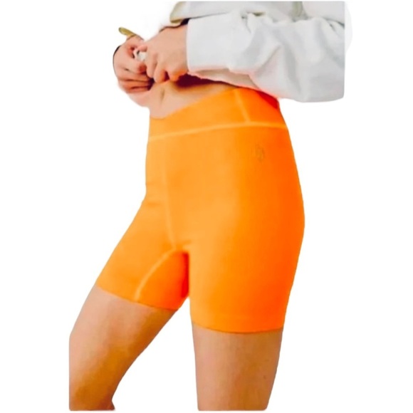 FREE People Movement Free Throw Short Burning Up - Picture 4 of 7